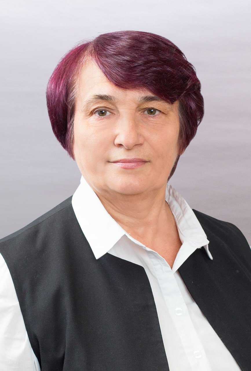 Степанова Елена Николаевна.